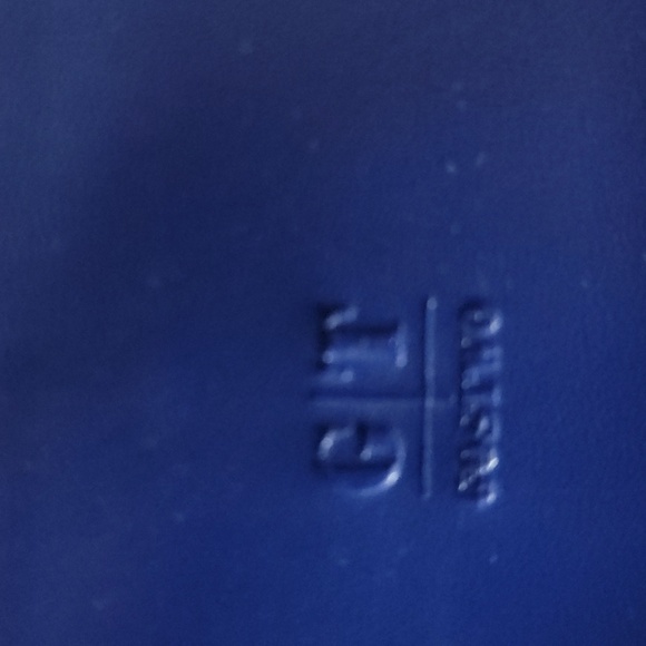 Clutch - Picture 2 of 5